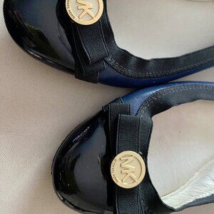 Michael Kors signature ballet flats